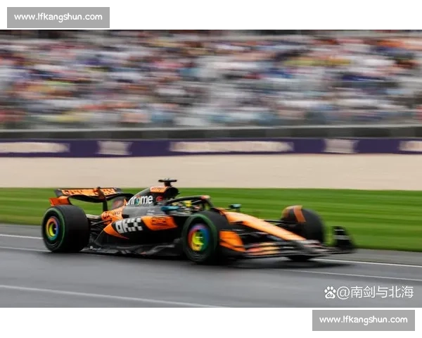 F1赛道惊险瞬间解析赛车事故成因与安全改进措施
